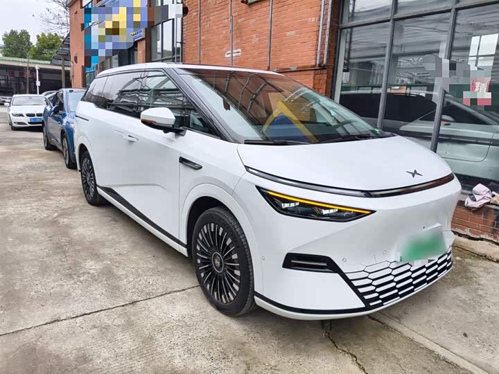 Фото 4 - XPeng X9