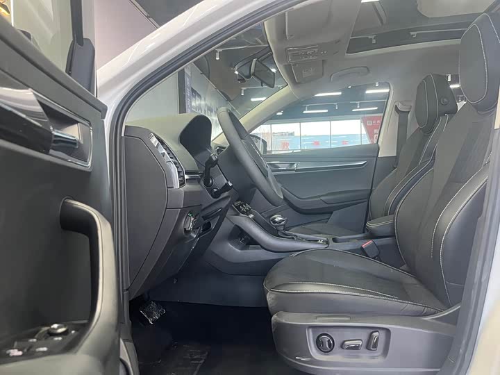 Фото 4 - Skoda Karoq