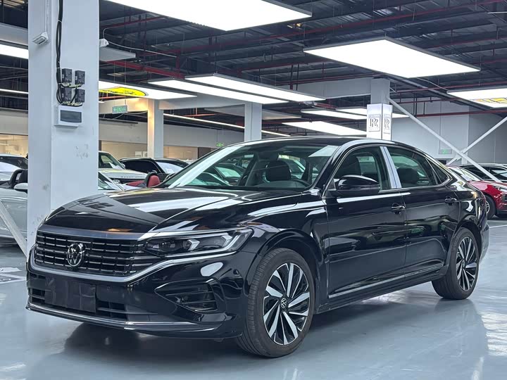 Фото 1 - Volkswagen Passat