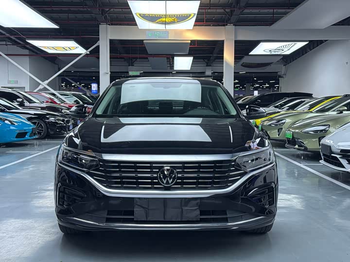 Фото 2 - Volkswagen Passat