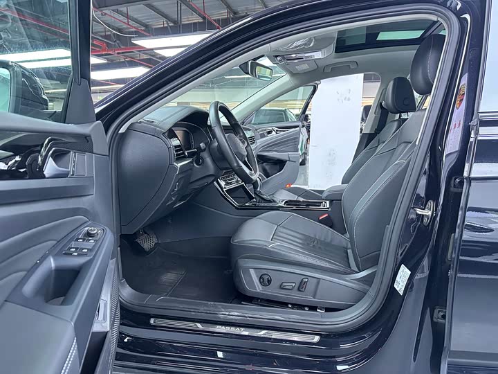 Фото 4 - Volkswagen Passat