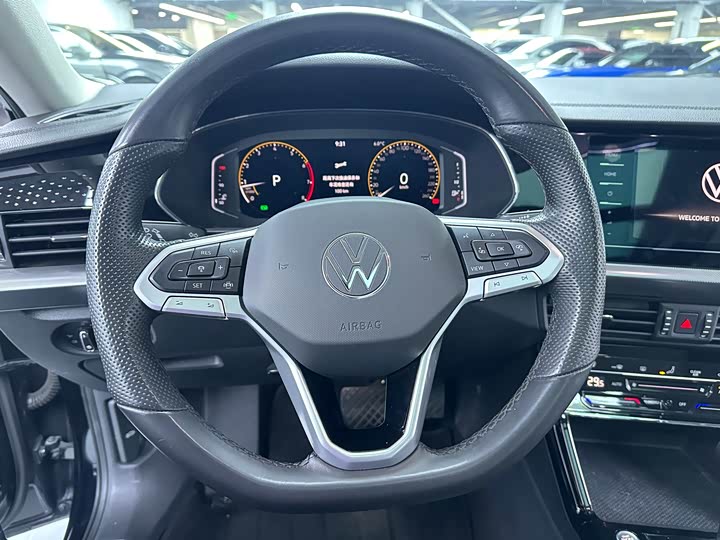 Фото 9 - Volkswagen Passat