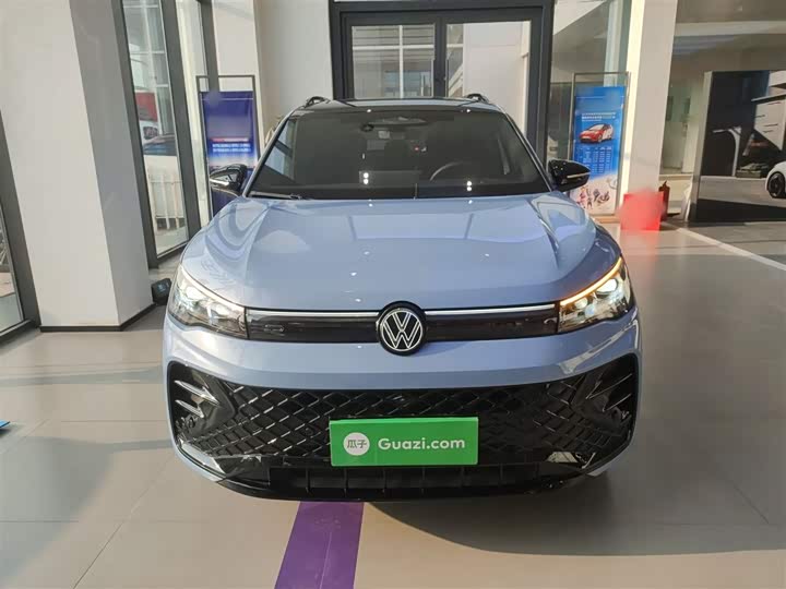 Фото 2 - Volkswagen Tiguan L Pro