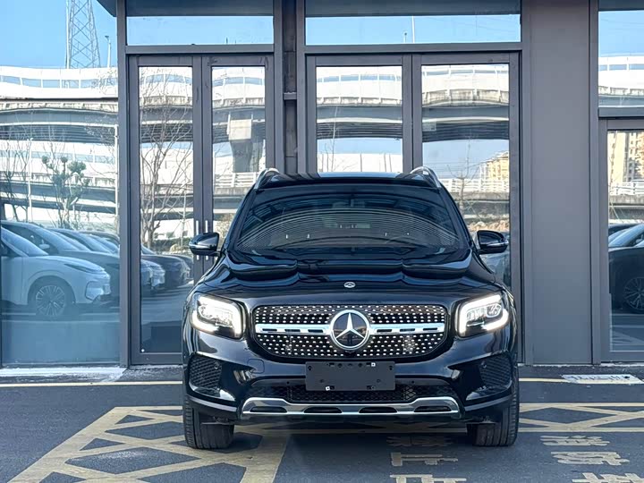 Фото 2 - Mercedes-Benz GLB-Class