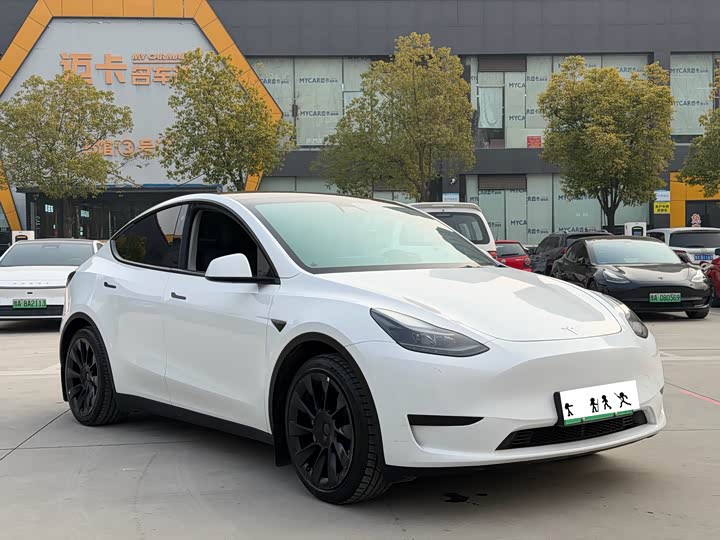Фото 3 - Tesla Model Y