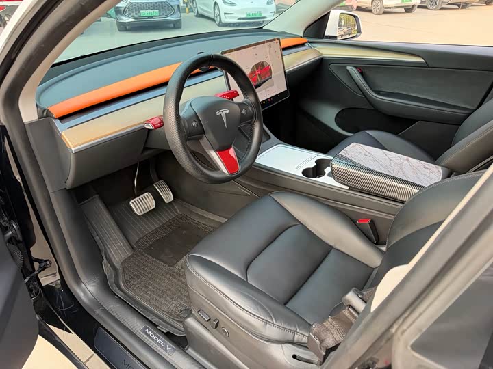 Фото 4 - Tesla Model Y