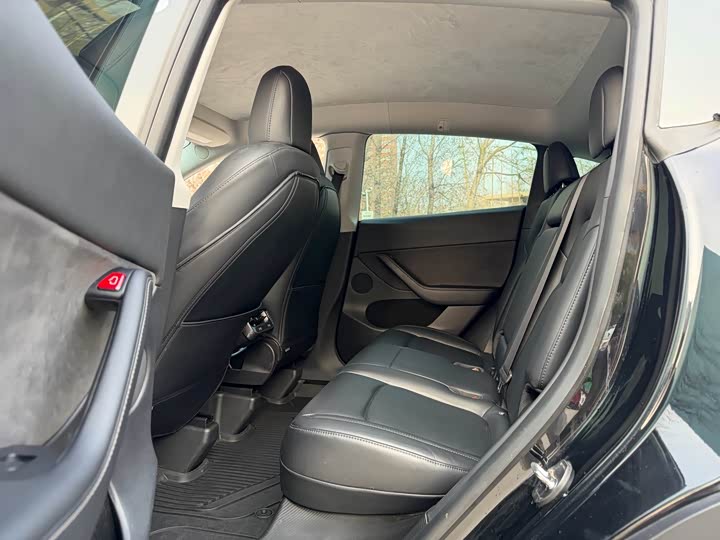 Фото 6 - Tesla Model Y