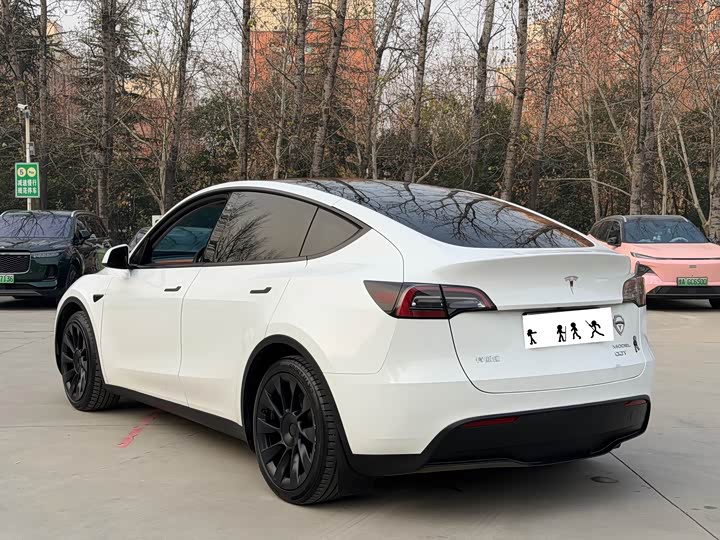Фото 9 - Tesla Model Y