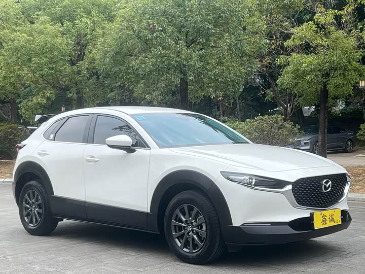 Фото 2 - Mazda CX-30