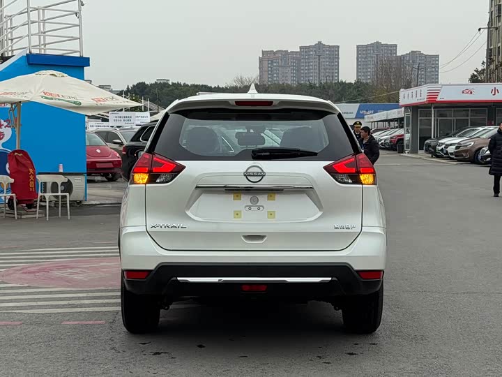 Фото 5 - Nissan X-Trail