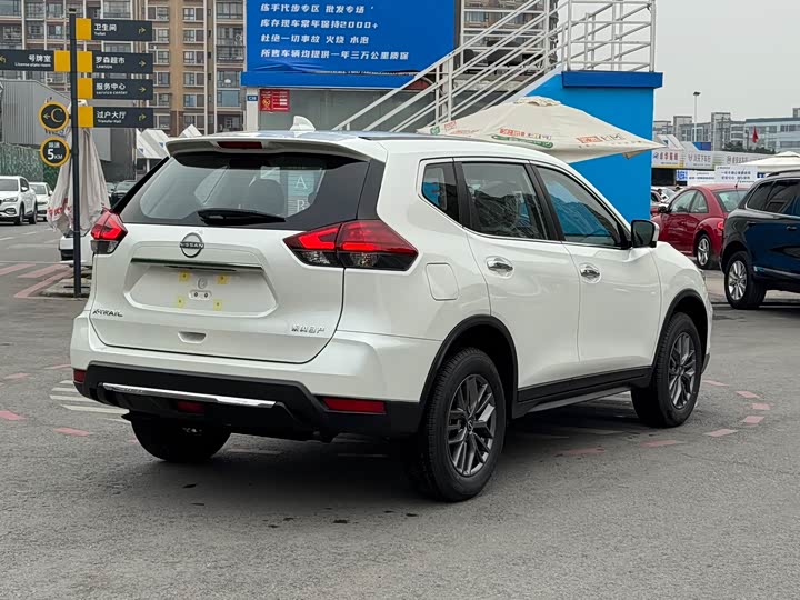 Фото 6 - Nissan X-Trail