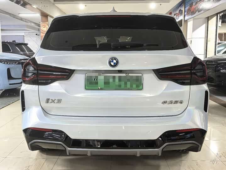 Фото 8 - BMW iX3