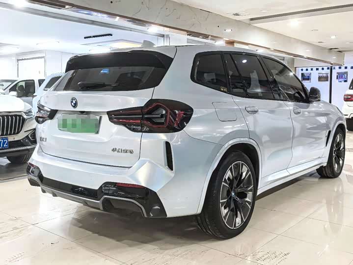 Фото 9 - BMW iX3