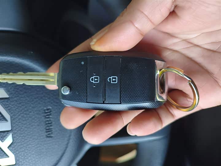 Фото 9 - Kia Pegas