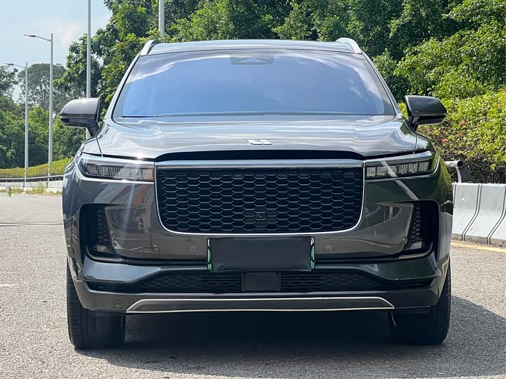 Фото 2 - LiXiang One