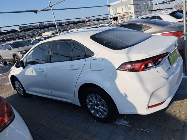 Фото 5 - Toyota Corolla