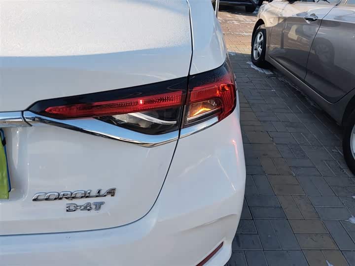 Фото 8 - Toyota Corolla