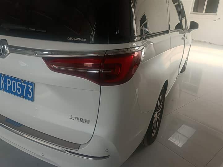 Фото 8 - Buick GL8 ES