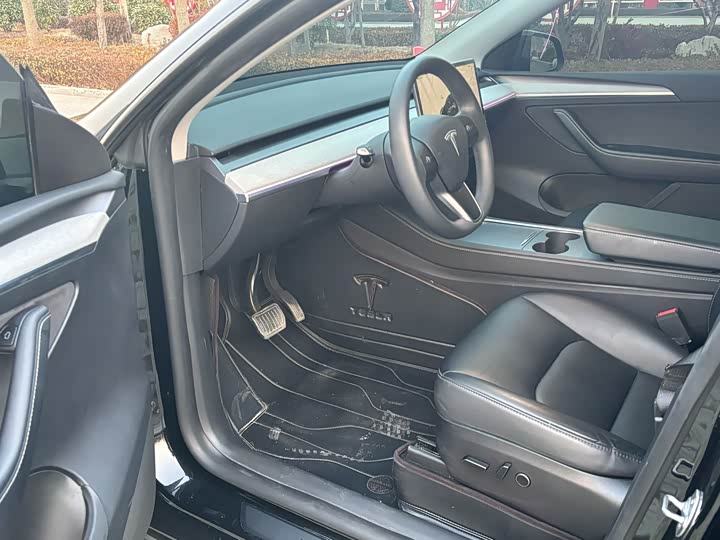 Фото 3 - Tesla Model Y