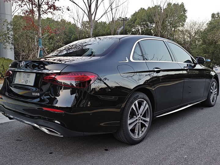 Фото 7 - Mercedes-Benz E-Class