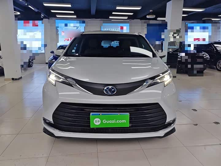 Фото 3 - Toyota Sienna