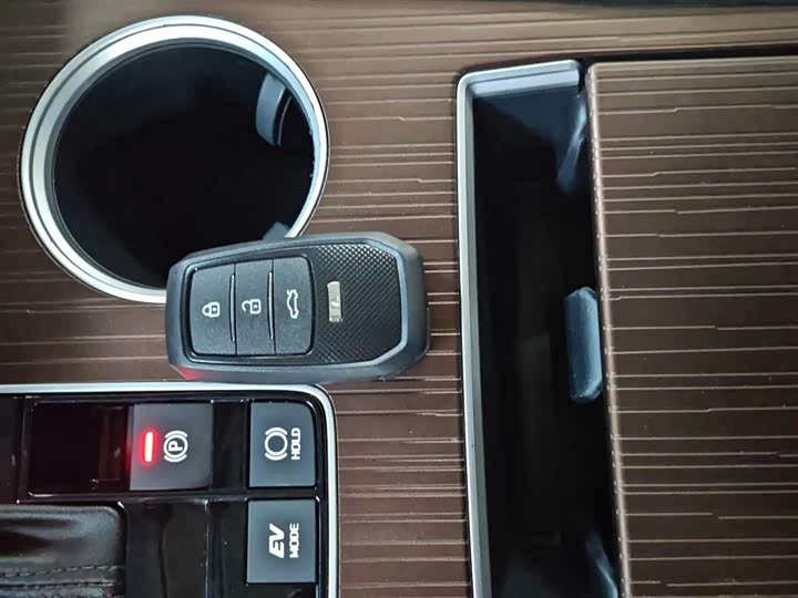 Фото 9 - Toyota Sienna