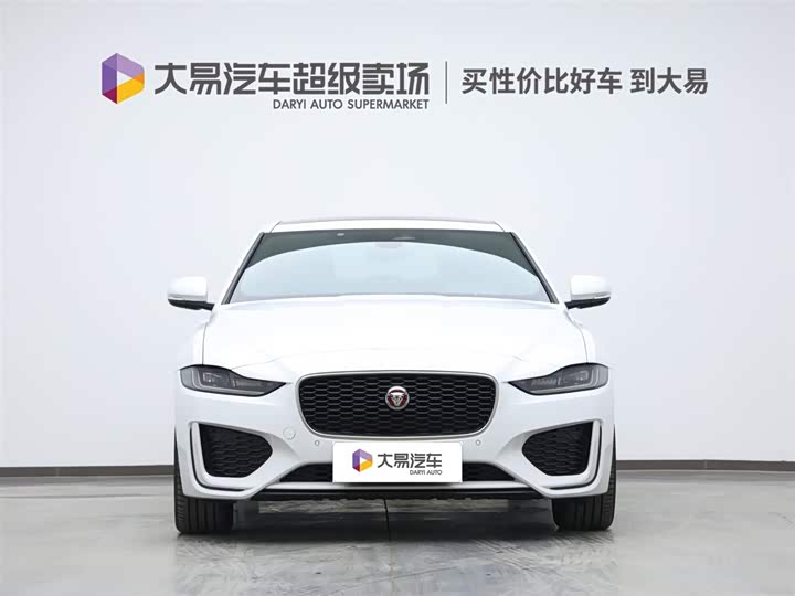 Фото 2 - Jaguar XE L