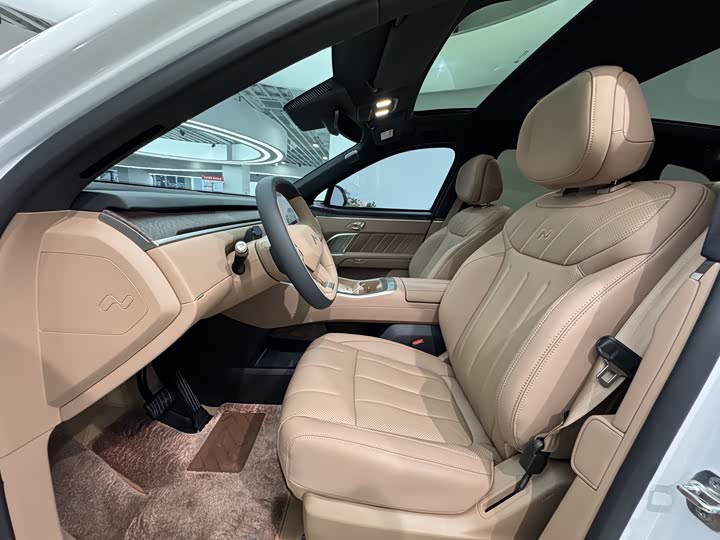 Фото 7 - Nio Onvo L90