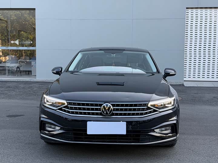 Фото 2 - Volkswagen Magotan