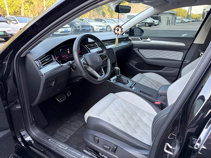 Фото 5 - Volkswagen Magotan