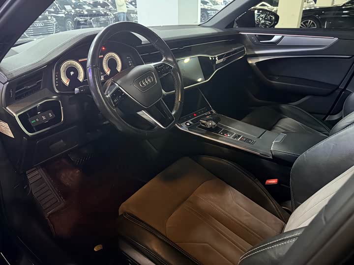 Фото 4 - Audi A6L