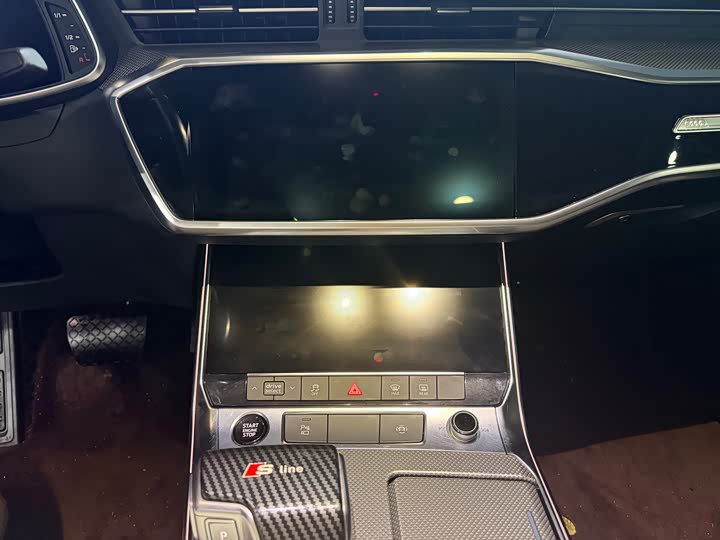 Фото 8 - Audi A6L