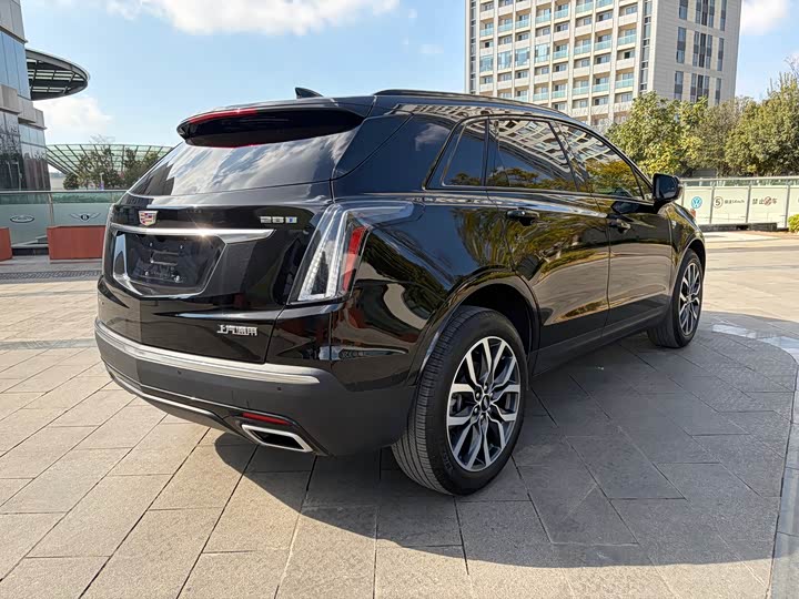 Фото 4 - Cadillac XT5