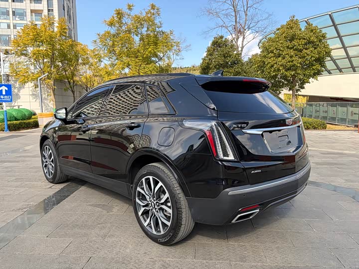 Фото 6 - Cadillac XT5