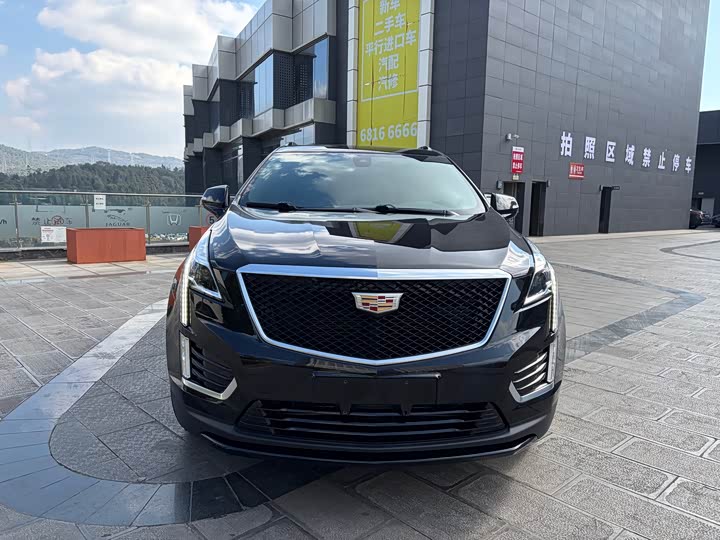 Фото 8 - Cadillac XT5