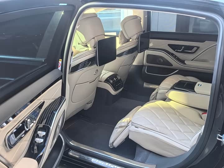 Фото 8 - Mercedes-Benz Maybach S-Class