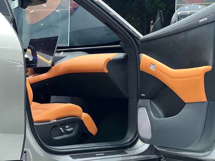 Фото 7 - Xiaomi YU7