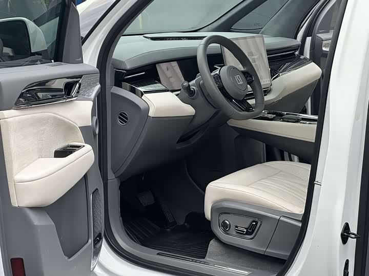 Фото 8 - Zeekr 009