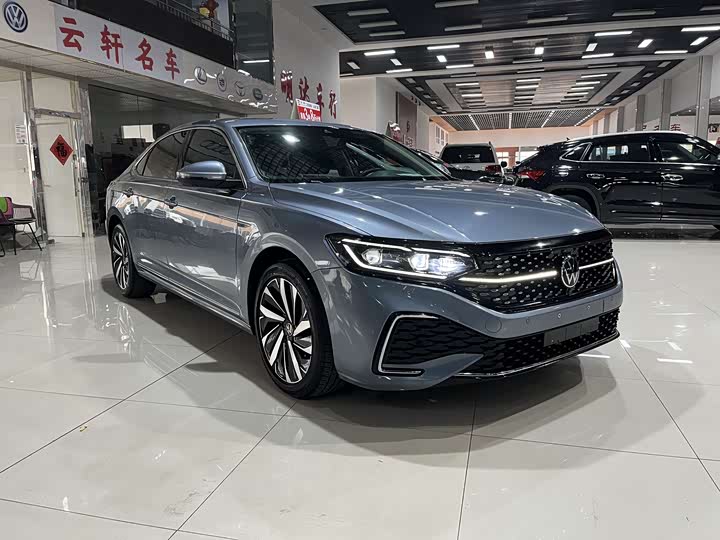 Фото 3 - Volkswagen Passat