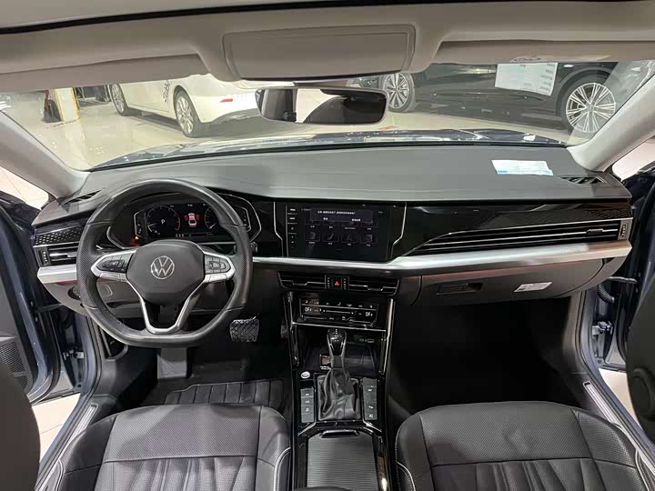 Фото 7 - Volkswagen Passat