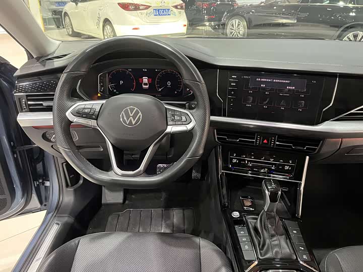 Фото 8 - Volkswagen Passat