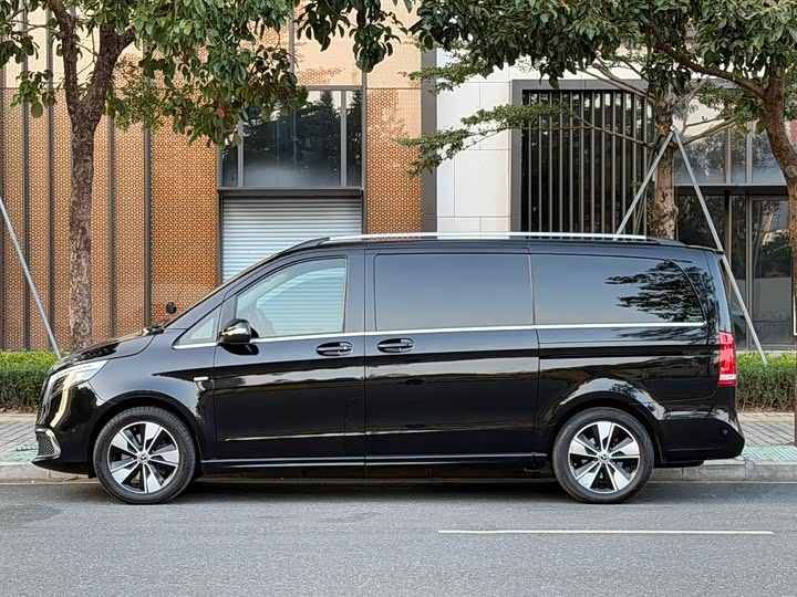 Фото 2 - Mercedes-Benz V-Class