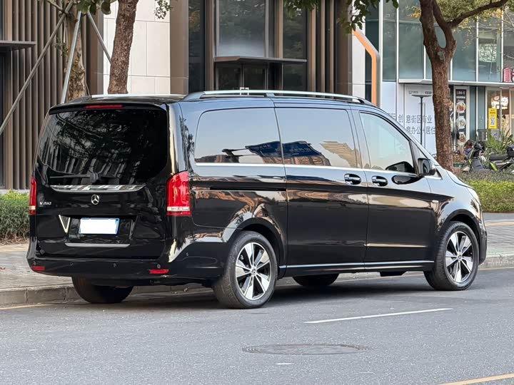 Фото 5 - Mercedes-Benz V-Class