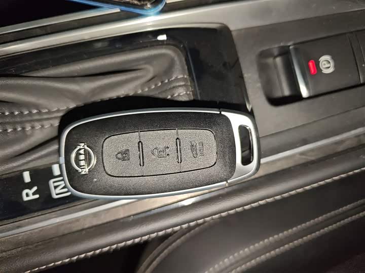 Фото 9 - Nissan Teana