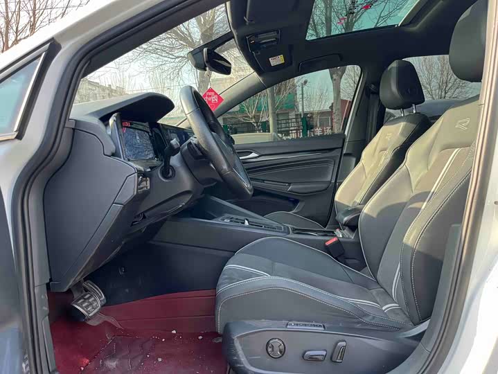 Фото 5 - Volkswagen Golf