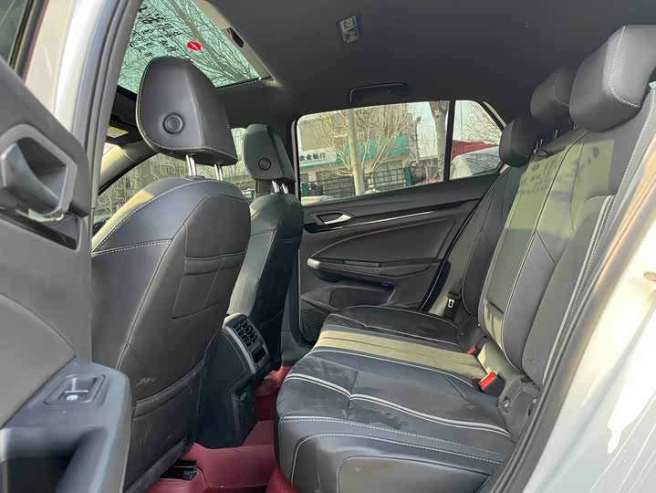 Фото 6 - Volkswagen Golf