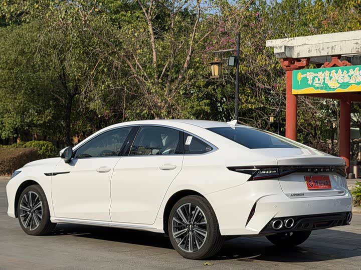 Фото 6 - Chery Arrizo 8