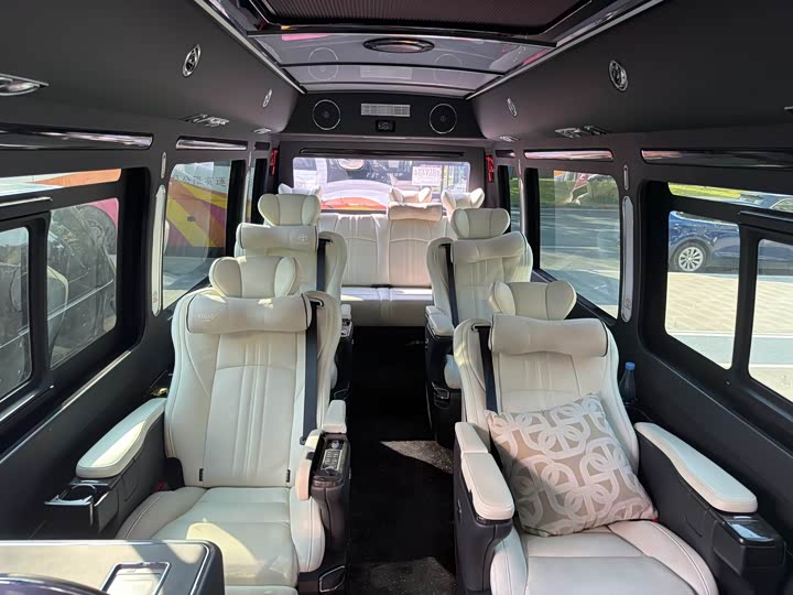 Фото 4 - Toyota Coaster