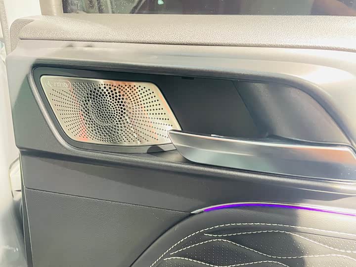 Фото 7 - Tank 300