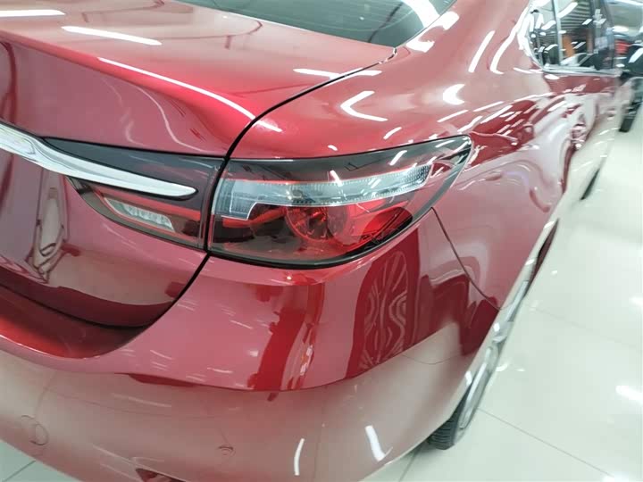 Фото 8 - Mazda Atenza